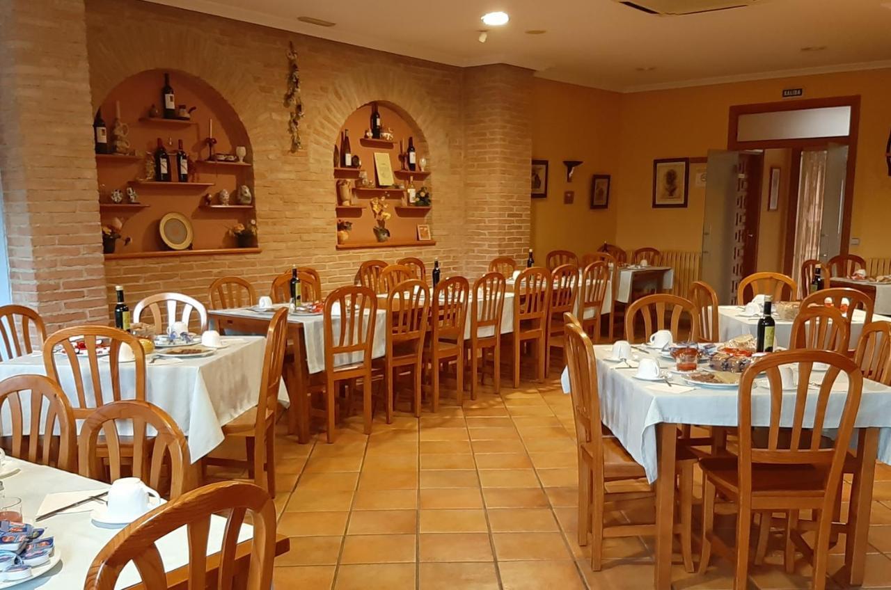 Hostal Rural Casa Castro Alberuela de la Liena Bagian luar foto