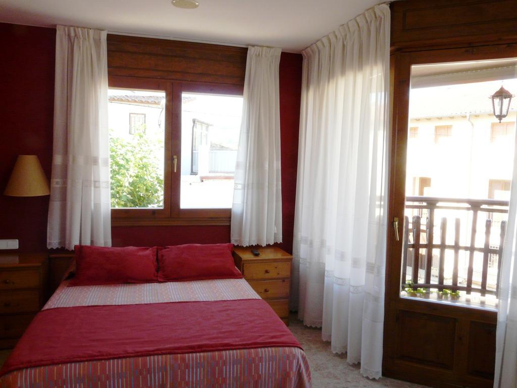 Hostal Rural Casa Castro Alberuela de la Liena Bagian luar foto