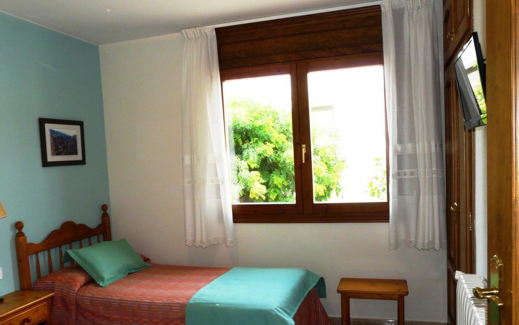 Hostal Rural Casa Castro Alberuela de la Liena Ruang foto