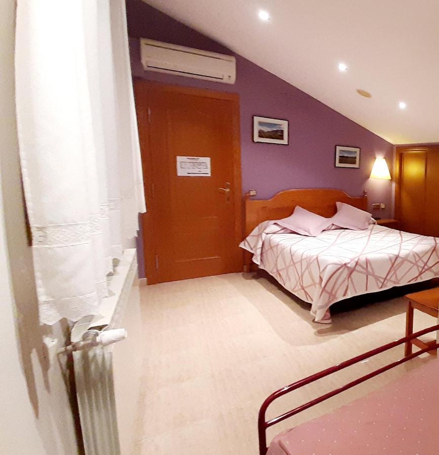 Hostal Rural Casa Castro Alberuela de la Liena Bagian luar foto