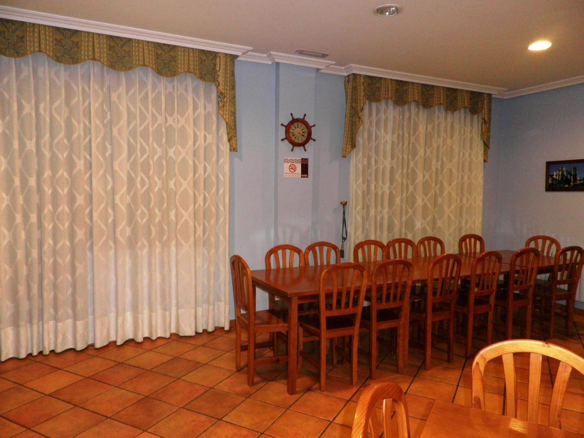 Hostal Rural Casa Castro Alberuela de la Liena Bagian luar foto