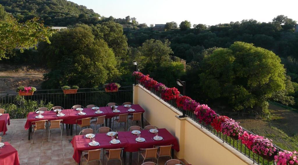 Hostal Rural Casa Castro Alberuela de la Liena Bagian luar foto