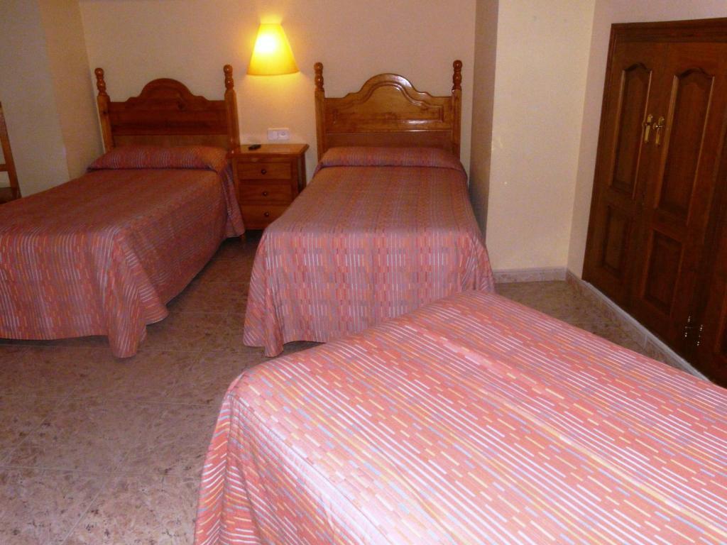 Hostal Rural Casa Castro Alberuela de la Liena Ruang foto