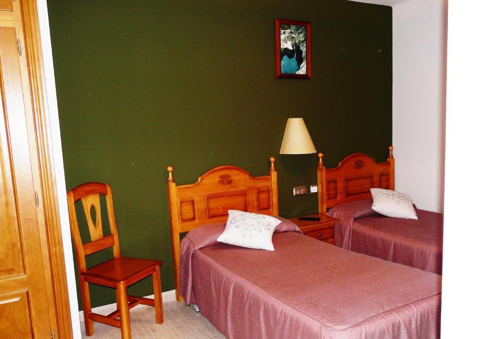 Hostal Rural Casa Castro Alberuela de la Liena Ruang foto