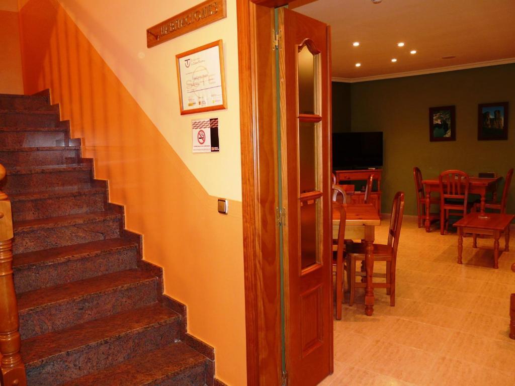 Hostal Rural Casa Castro Alberuela de la Liena Bagian luar foto